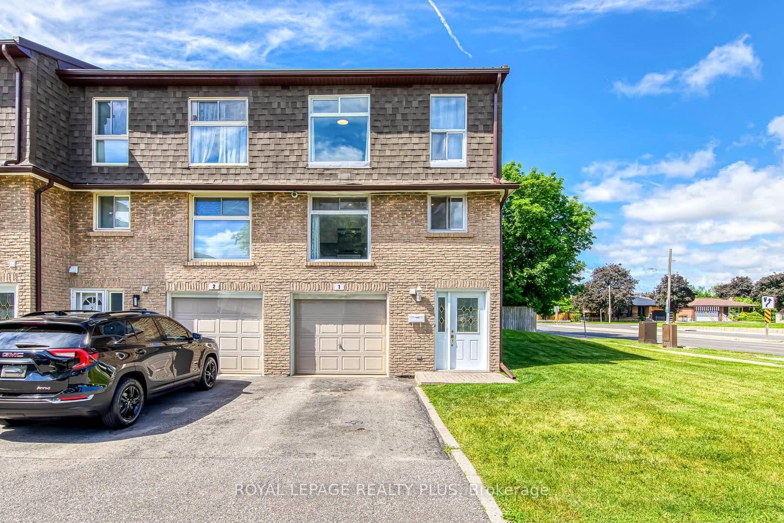 640 RATHBURN Road E, Unit 1 - Image 1