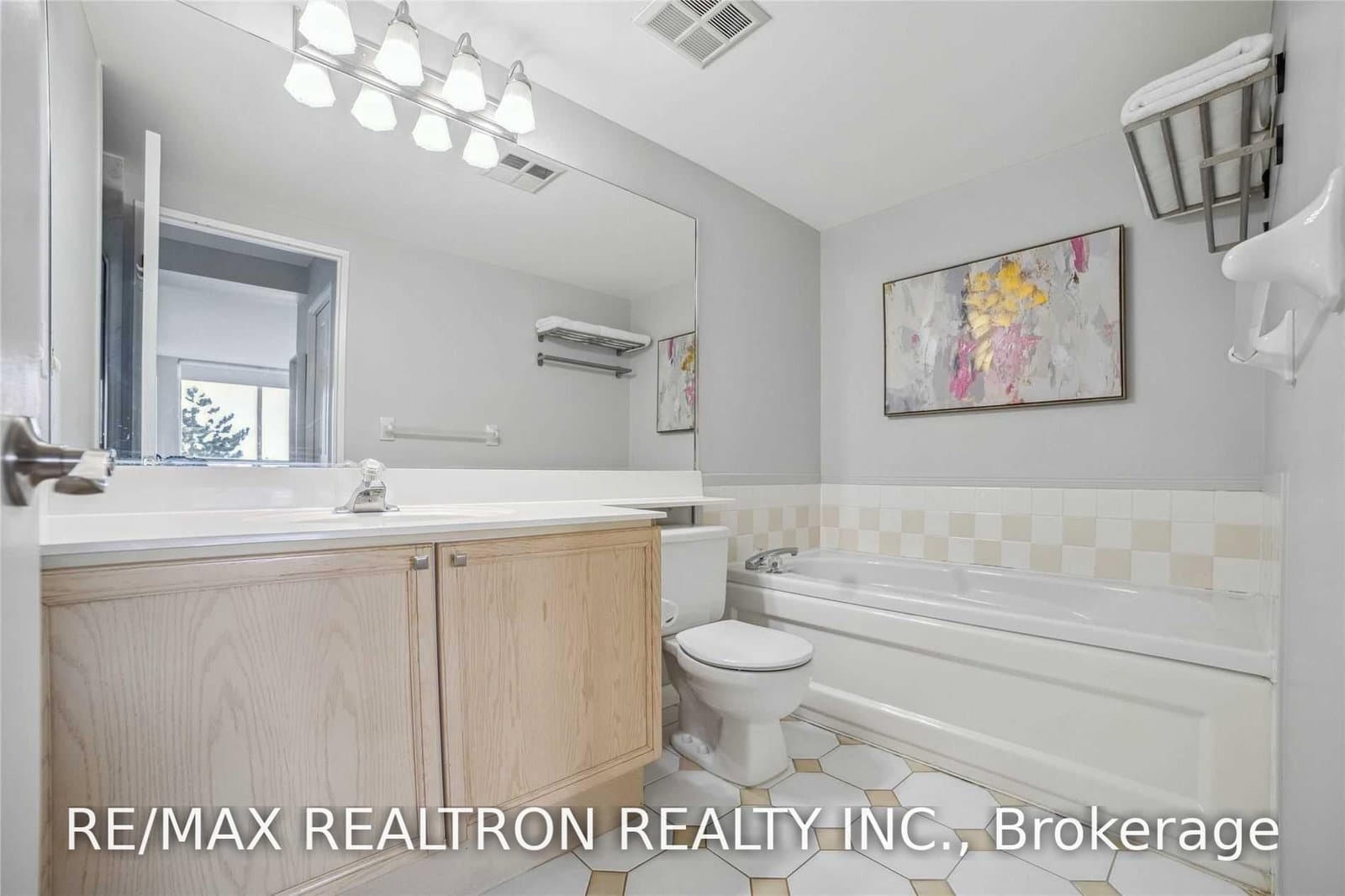 101 Subway Crescent, Unit 410 thumbnail 9