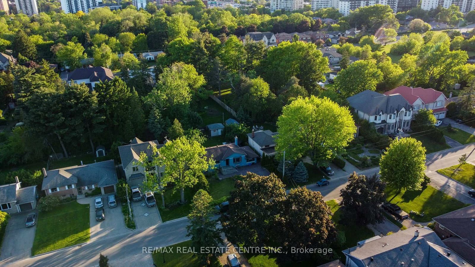 2450 Edenhurst Drive thumbnail 32