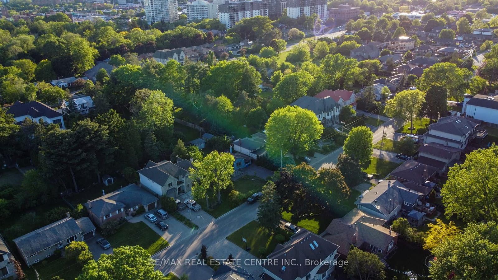 2450 Edenhurst Drive thumbnail 33