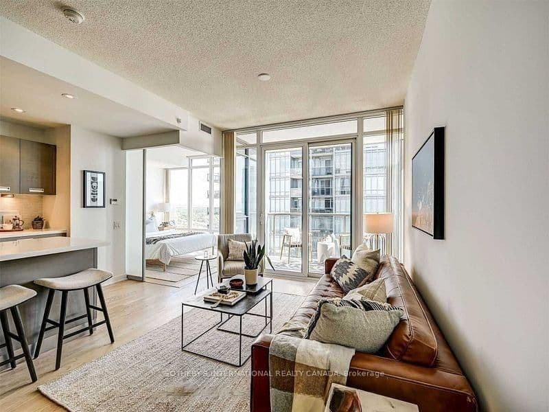 88 Park Lawn Road, Unit 2710 thumbnail 2