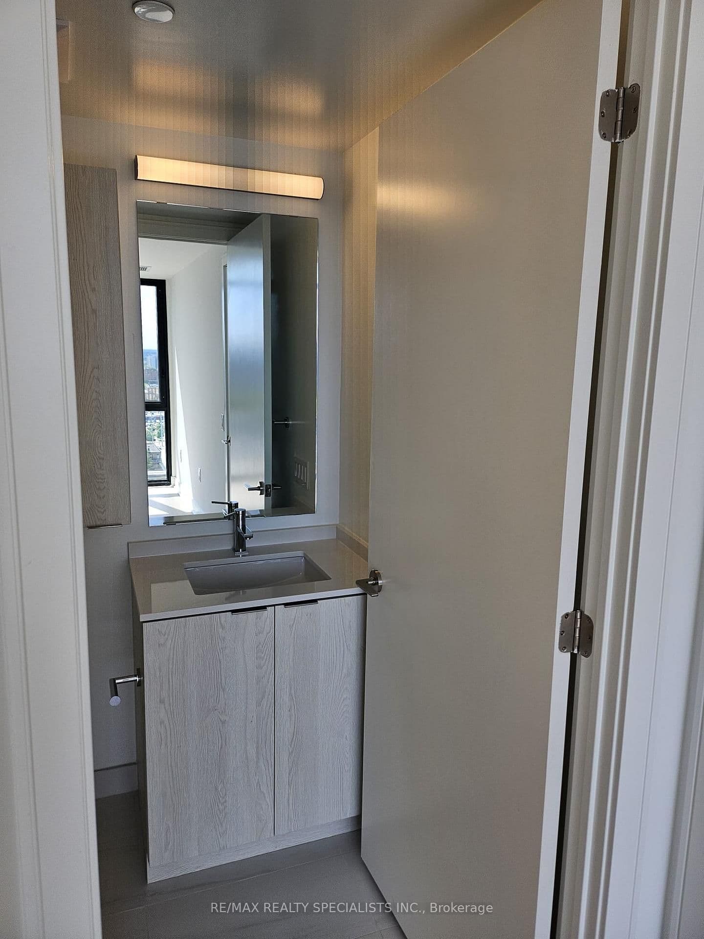86 Dundas Street E, Unit 1519 thumbnail 11