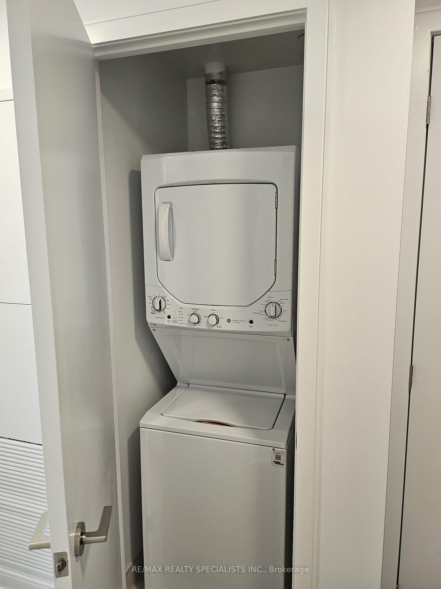 86 Dundas Street E, Unit 1519 thumbnail 6