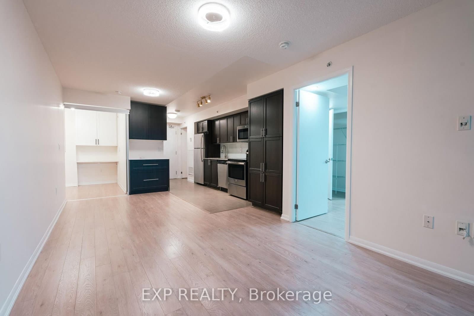 830 Lawrence Avenue W, Unit 540 thumbnail 5
