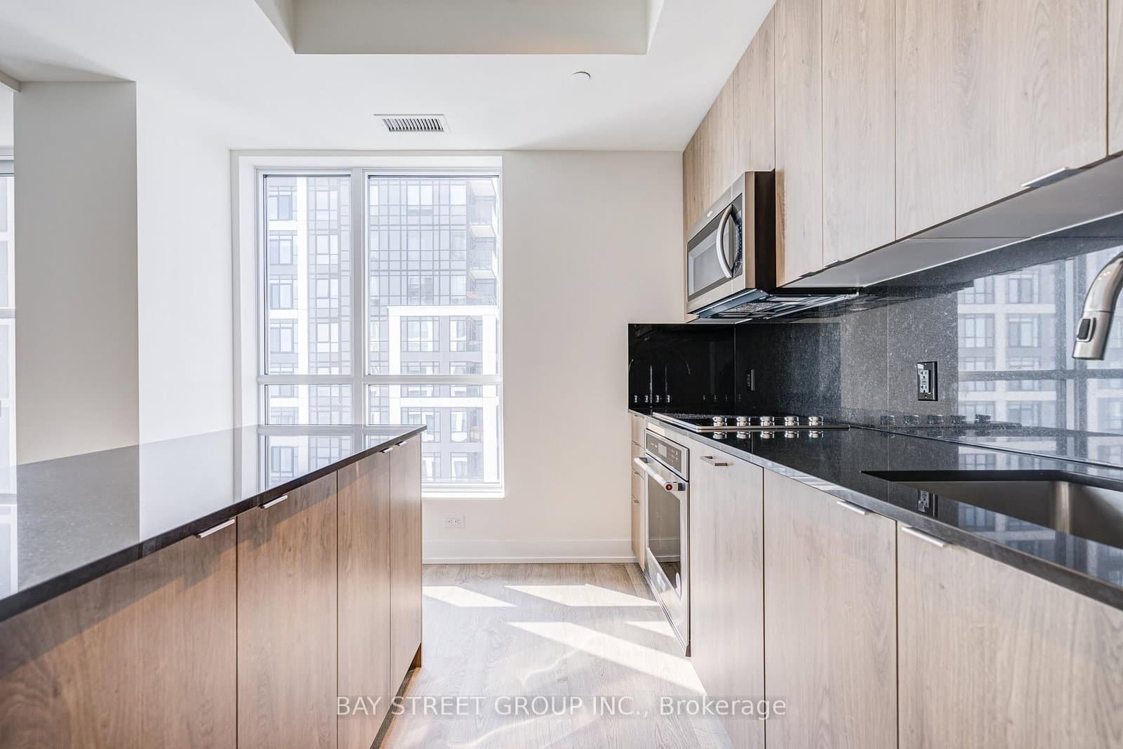5 Mabelle Avenue, Unit 4032 thumbnail 16