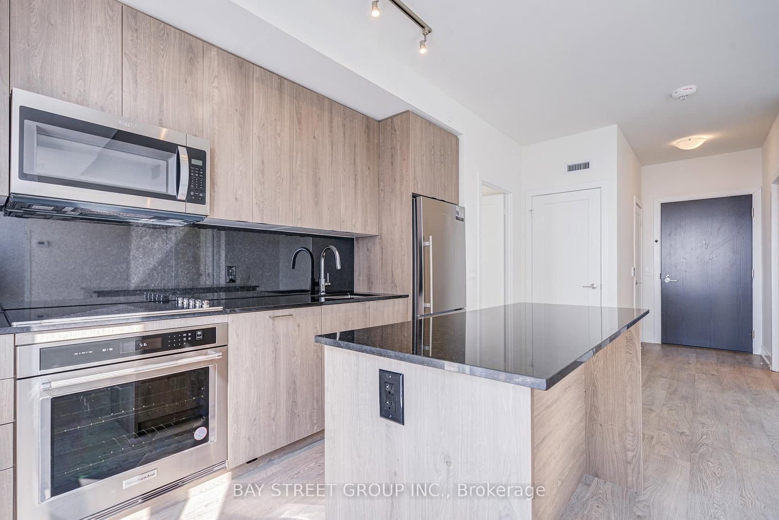 5 Mabelle Avenue, Unit 4032 thumbnail 17