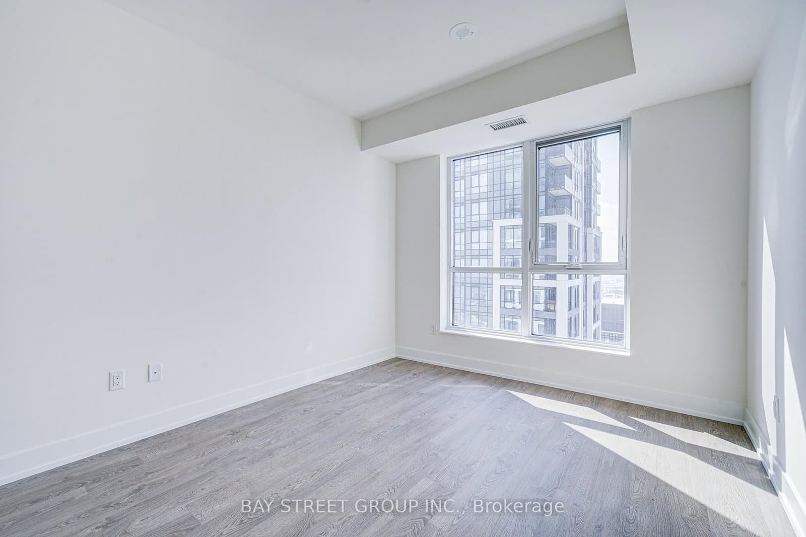 5 Mabelle Avenue, Unit 4032 thumbnail 25