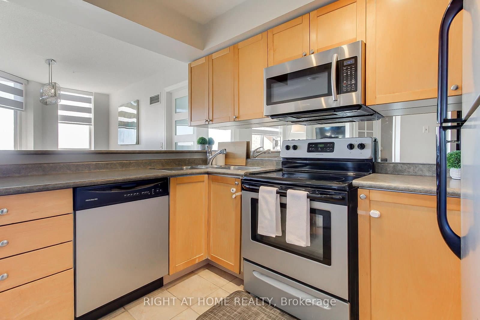 1140 Parkwest Place, Unit 1002 thumbnail 17