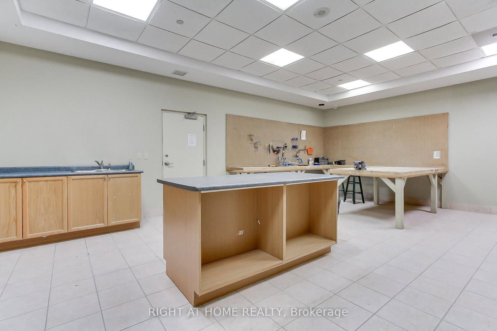 1140 Parkwest Place, Unit 1002 thumbnail 31