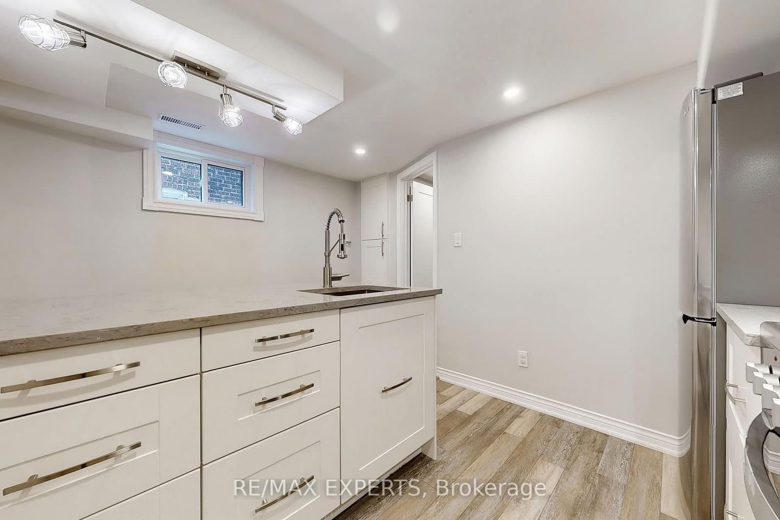 39 Norval Street, Unit Bsmt thumbnail 12