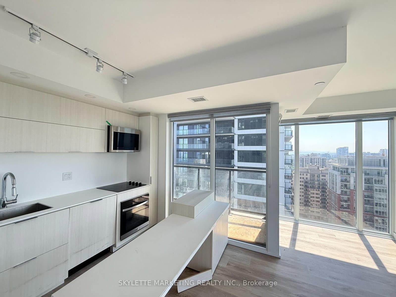 370 Martha Street, Unit 1810 thumbnail 10