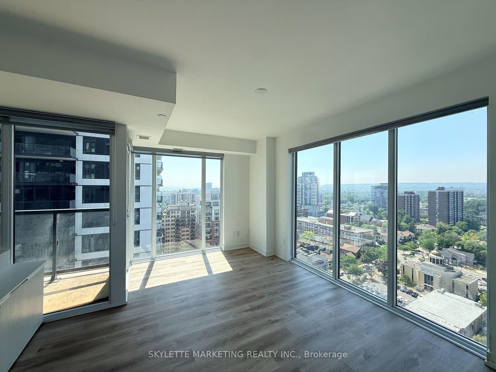 370 Martha Street, Unit 1810 thumbnail 13