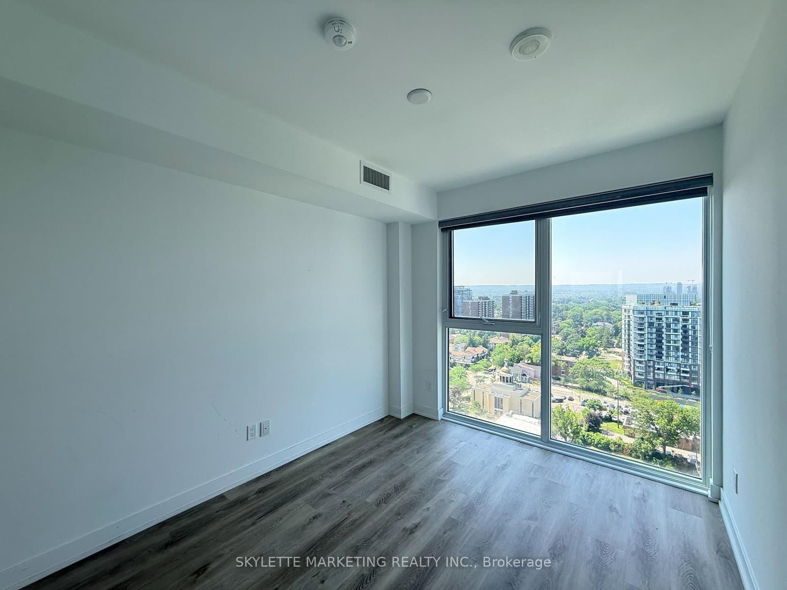 370 Martha Street, Unit 1810 thumbnail 15