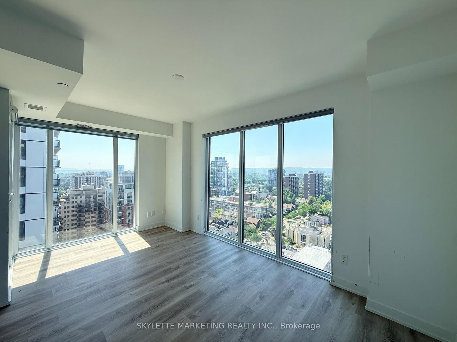 370 Martha Street, Unit 1810 thumbnail 2