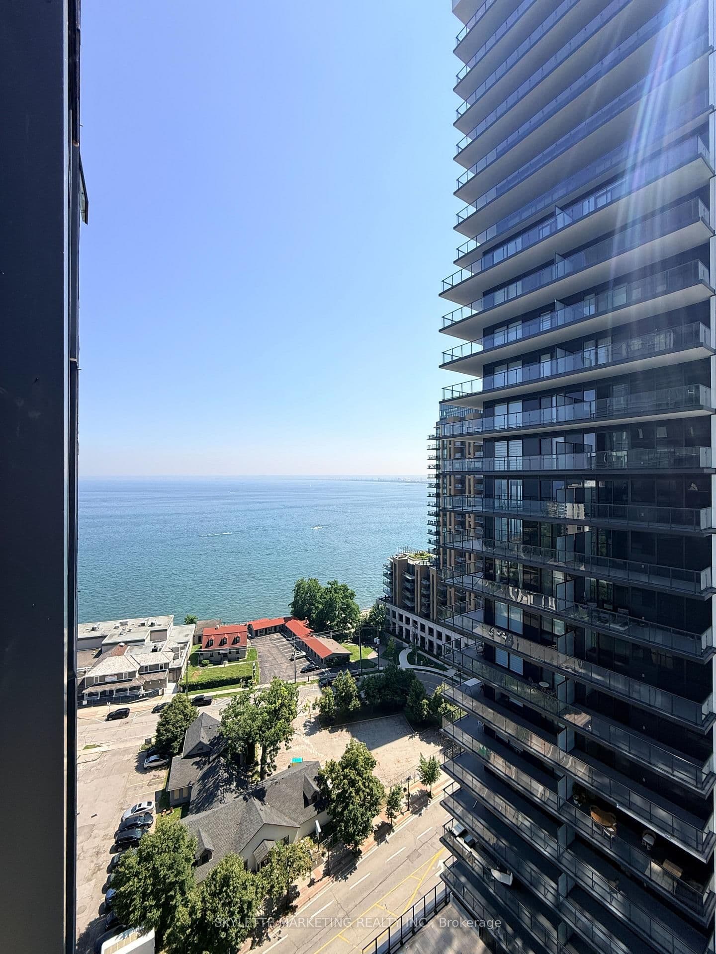 370 Martha Street, Unit 1810 thumbnail 23