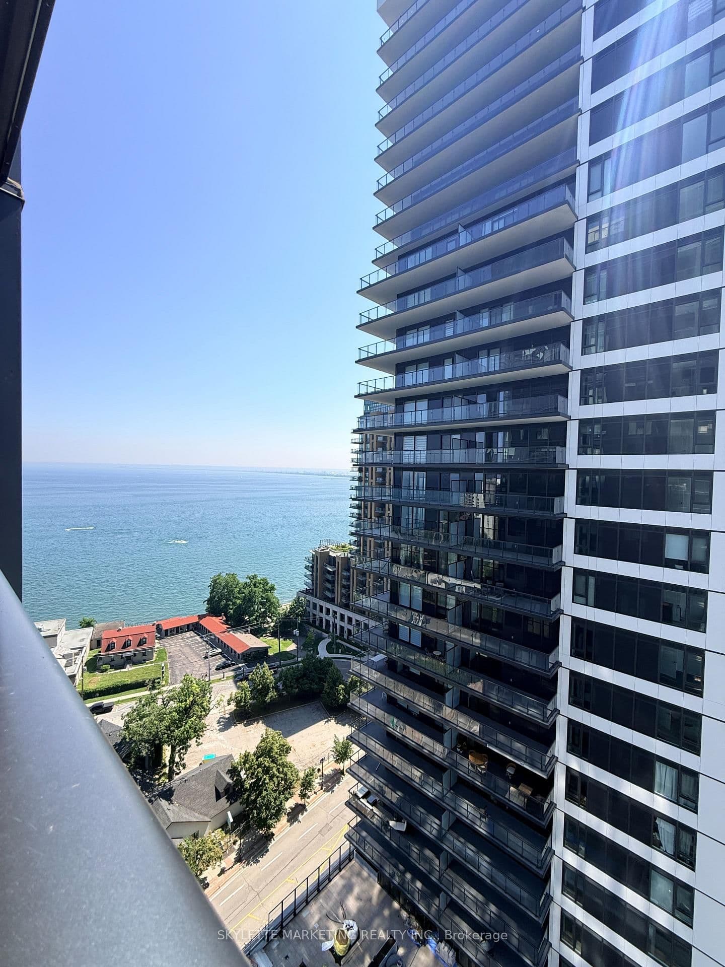 370 Martha Street, Unit 1810 thumbnail 27
