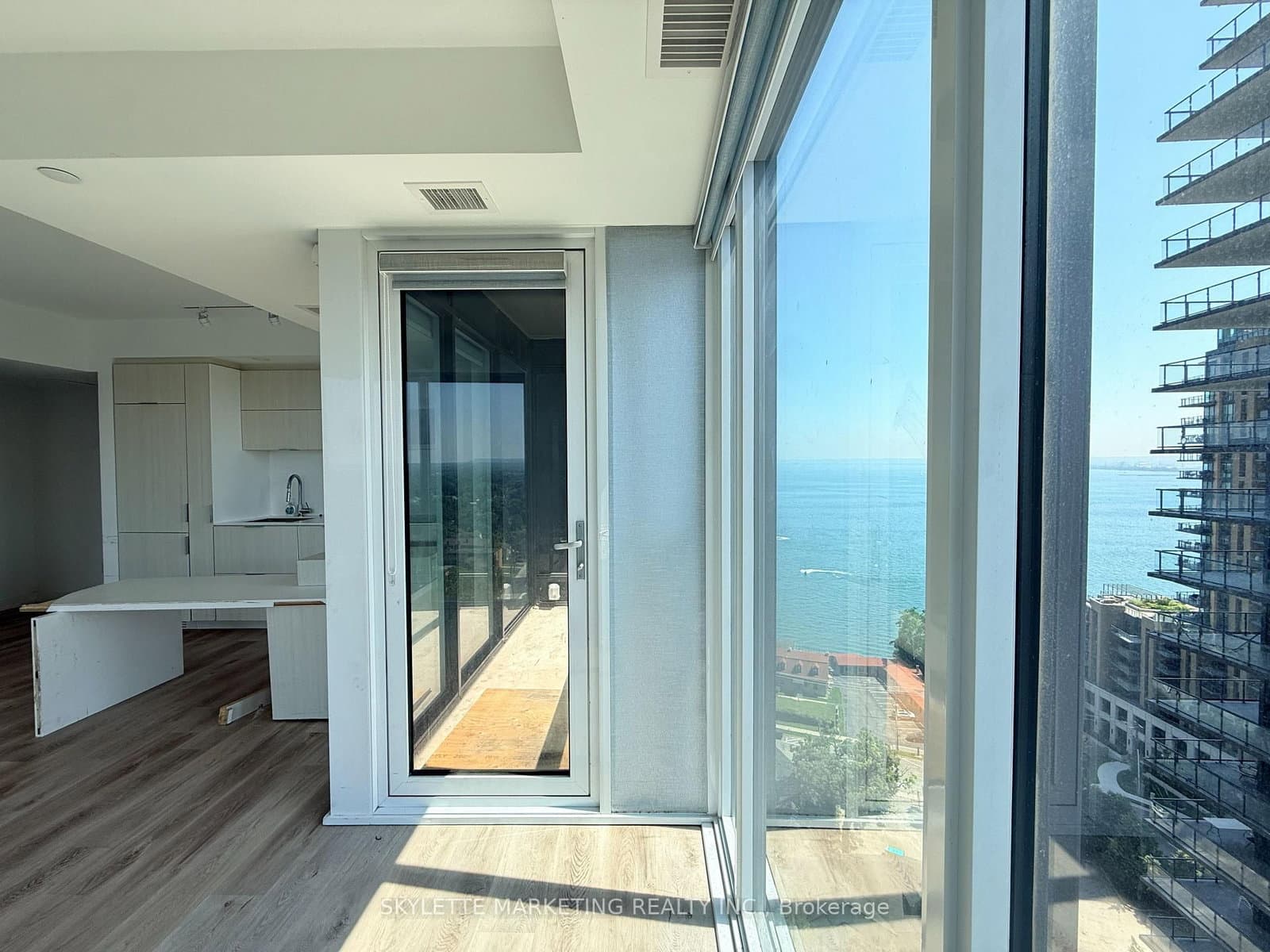 370 Martha Street, Unit 1810 thumbnail 5