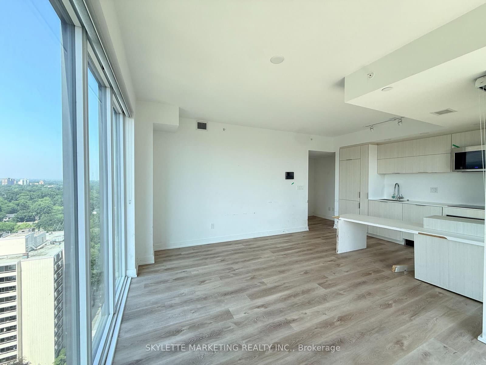 370 Martha Street, Unit 1810 thumbnail 6