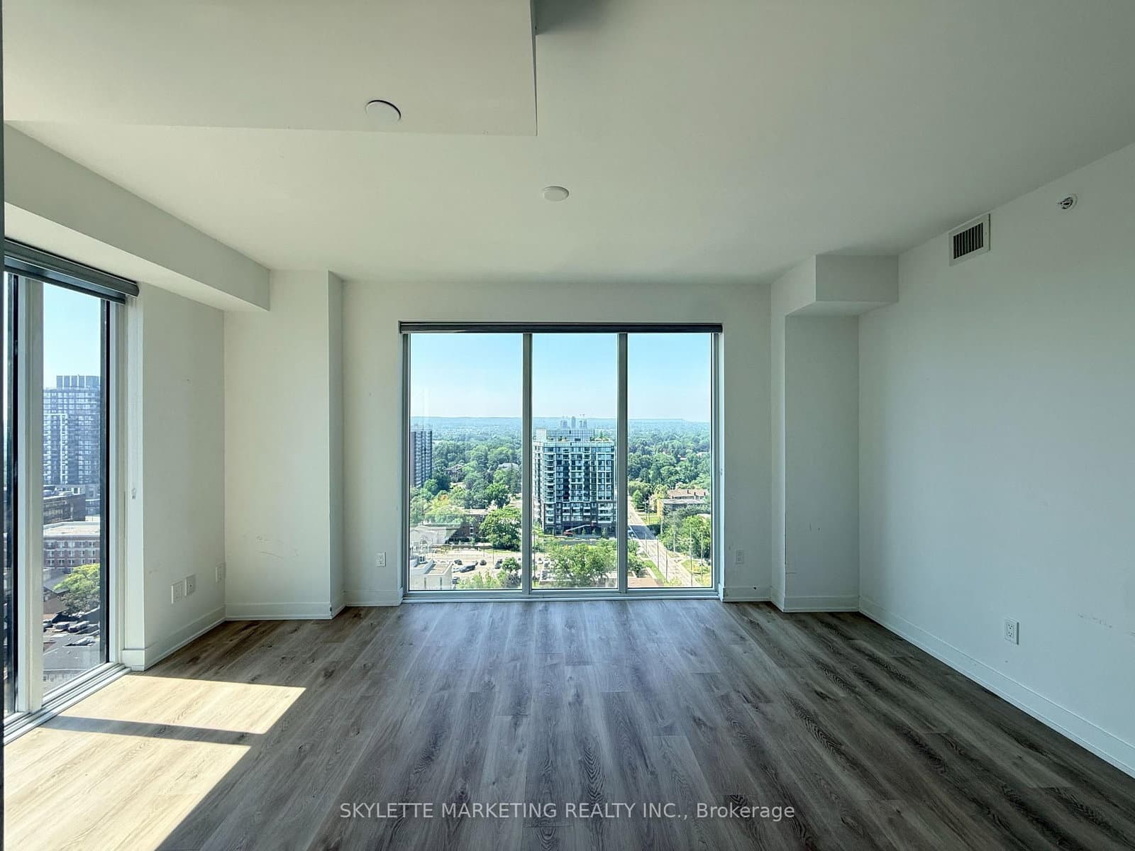 370 Martha Street, Unit 1810 thumbnail 8
