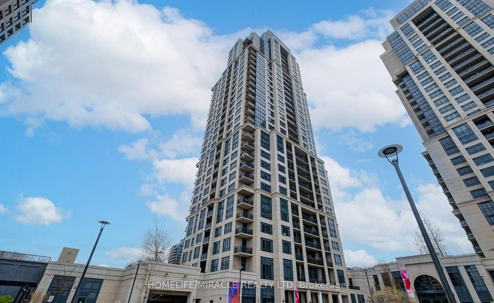 2 Eva Road, Unit 824 thumbnail 3
