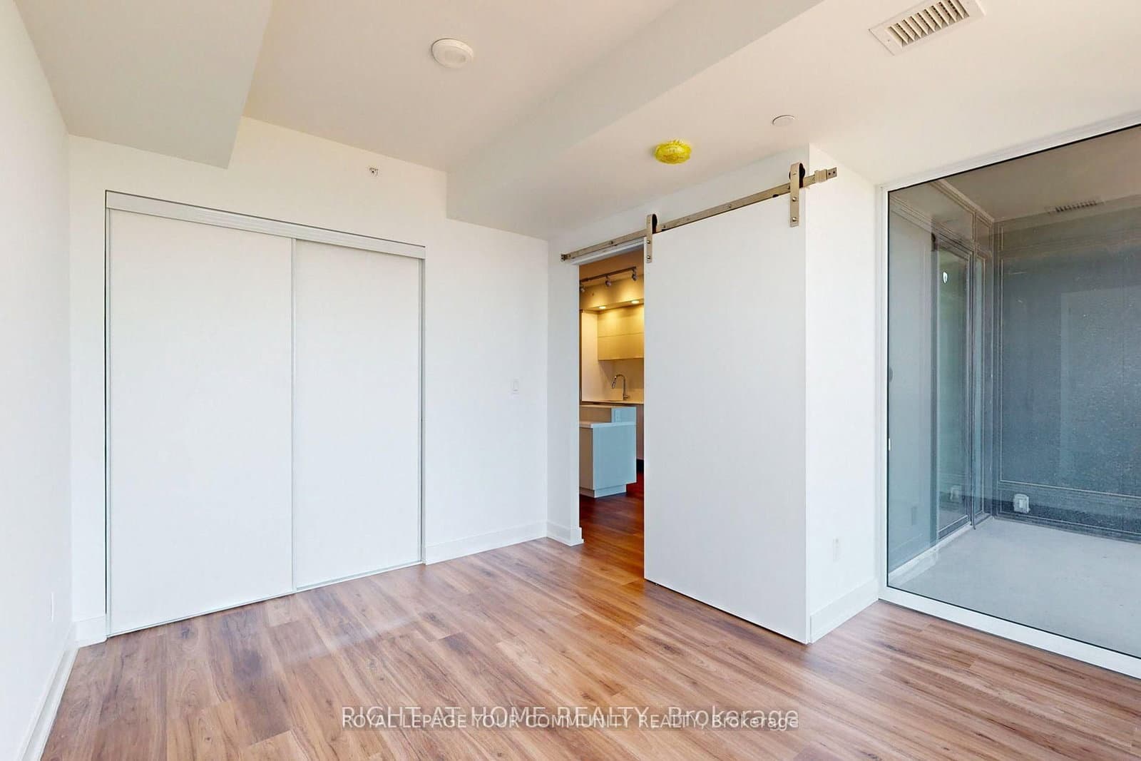 370 Martha Street, Unit 1006 thumbnail 13