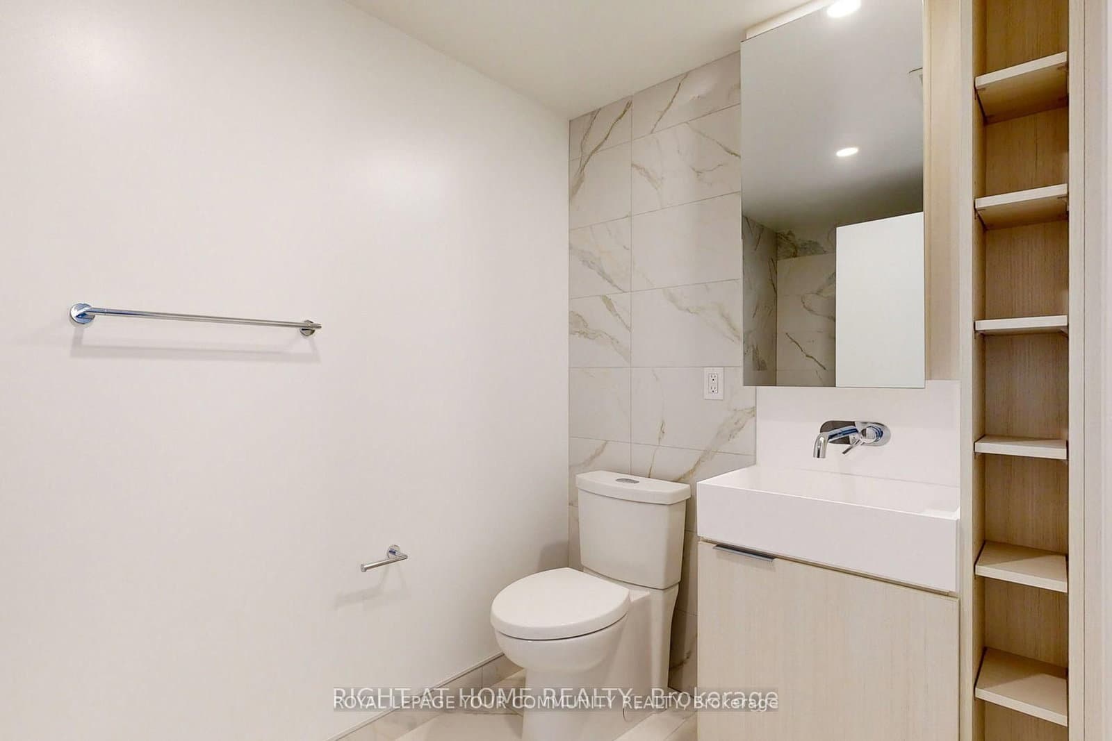 370 Martha Street, Unit 1006 thumbnail 14