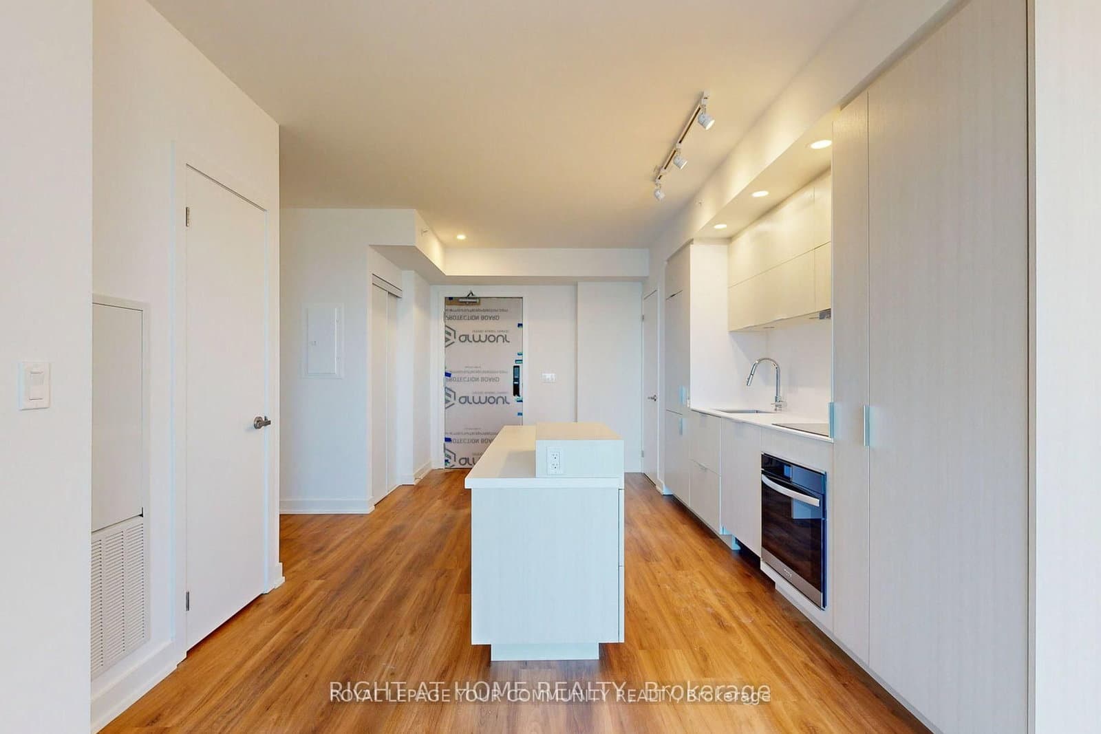 370 Martha Street, Unit 1006 thumbnail 4