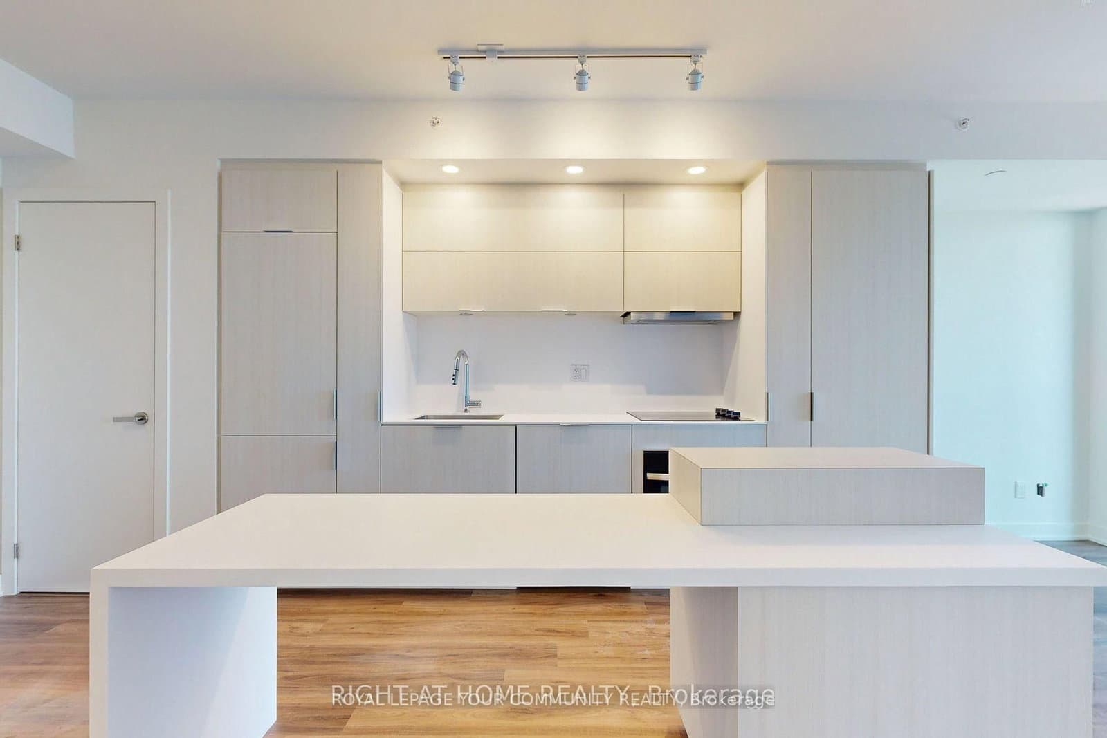 370 Martha Street, Unit 1006 thumbnail 6