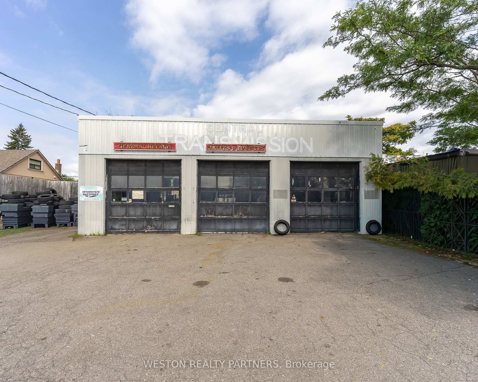 825-827 Lakeshore Road E thumbnail 23