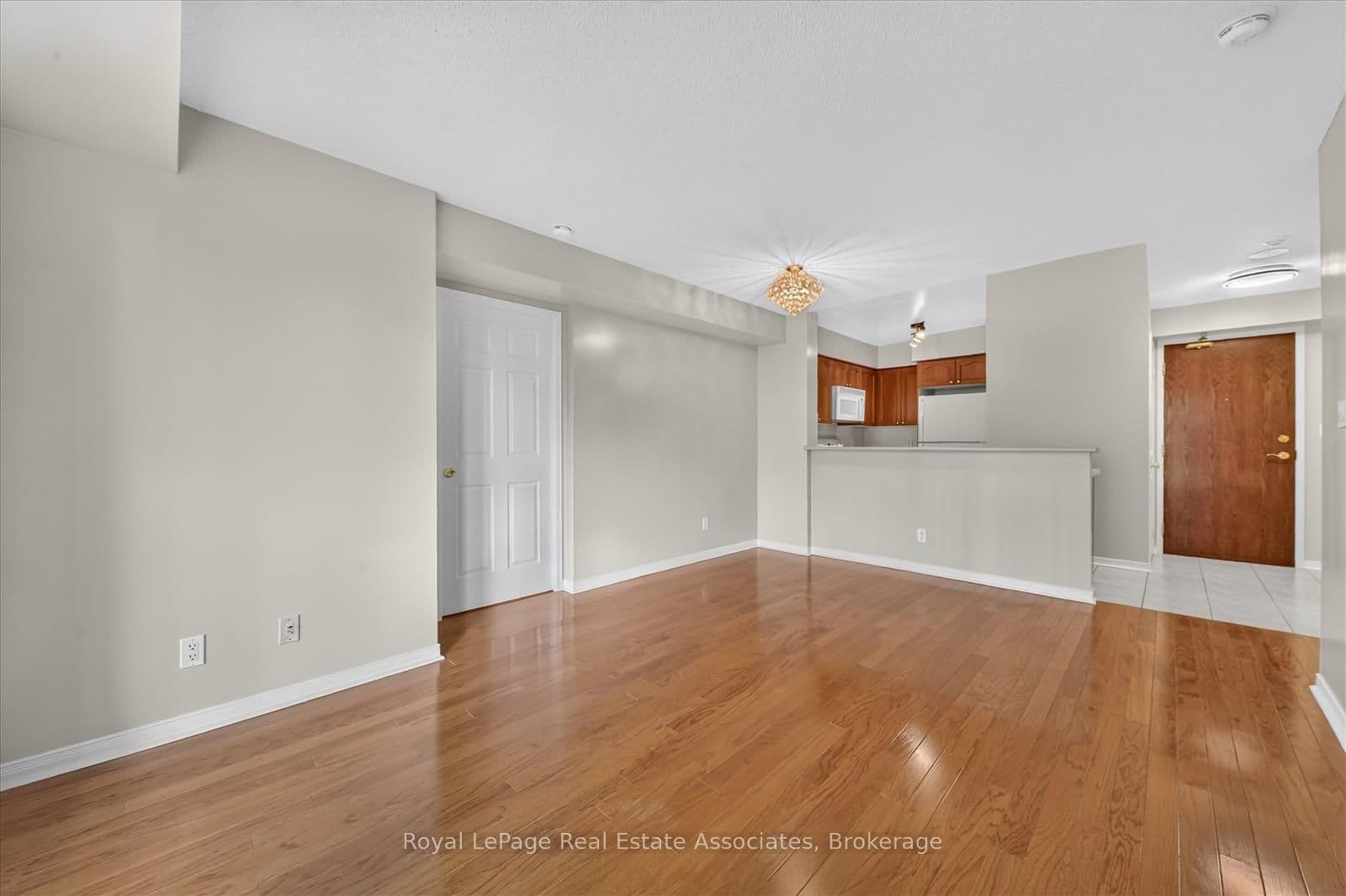 7 Michael Power Place, Unit 908 thumbnail 10