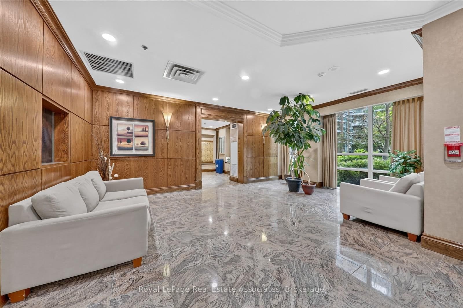 7 Michael Power Place, Unit 908 thumbnail 34