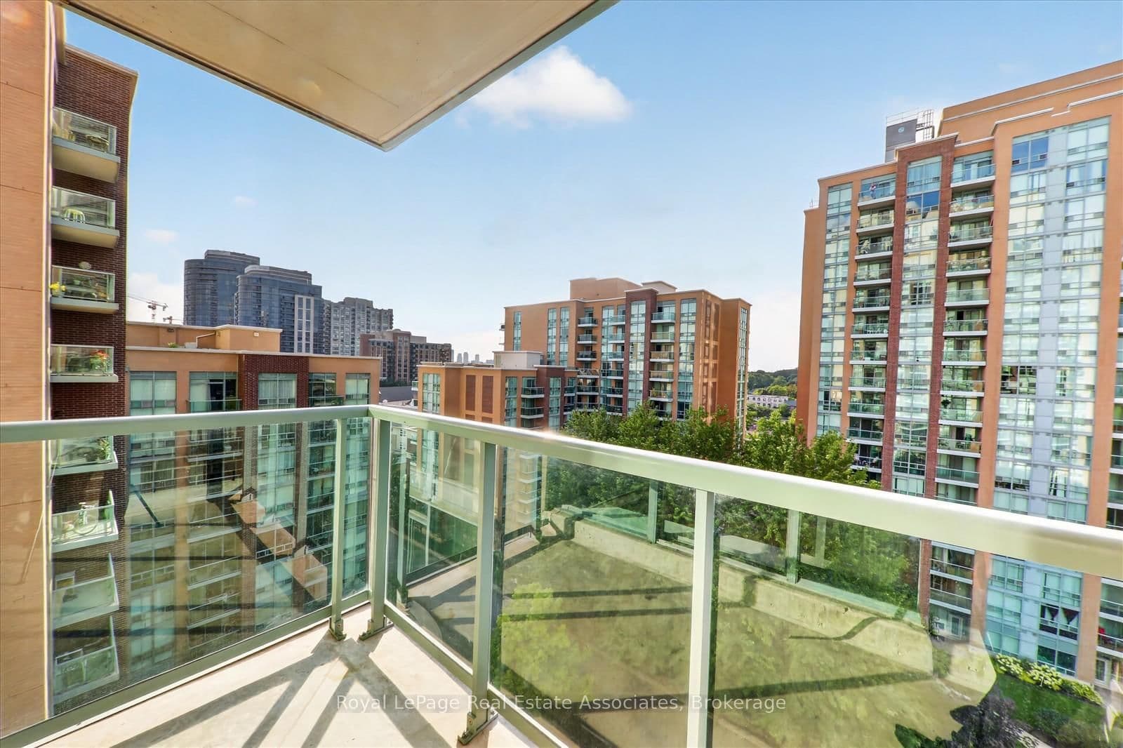 7 Michael Power Place, Unit 908 thumbnail 8