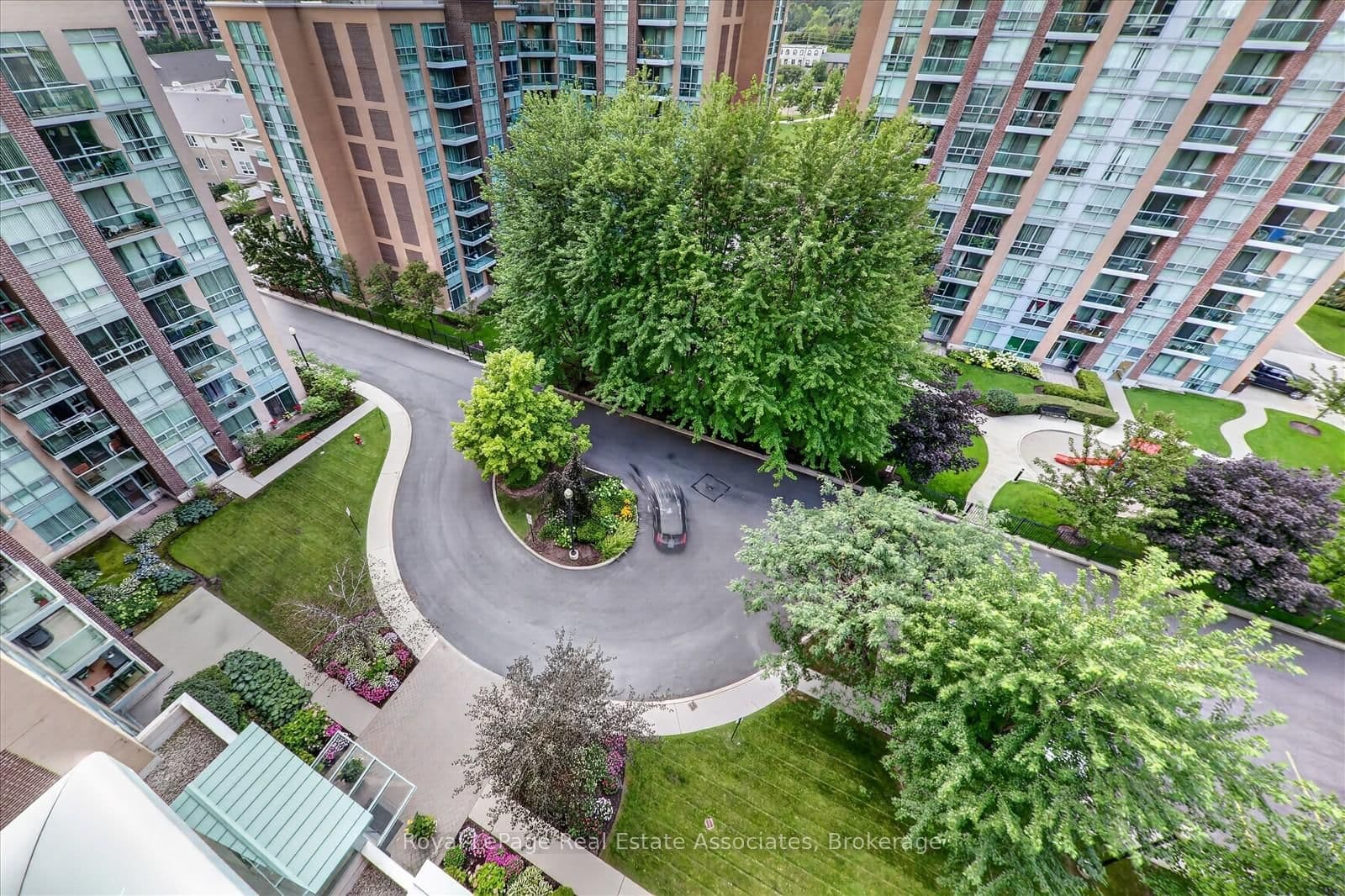 7 Michael Power Place, Unit 908 thumbnail 9