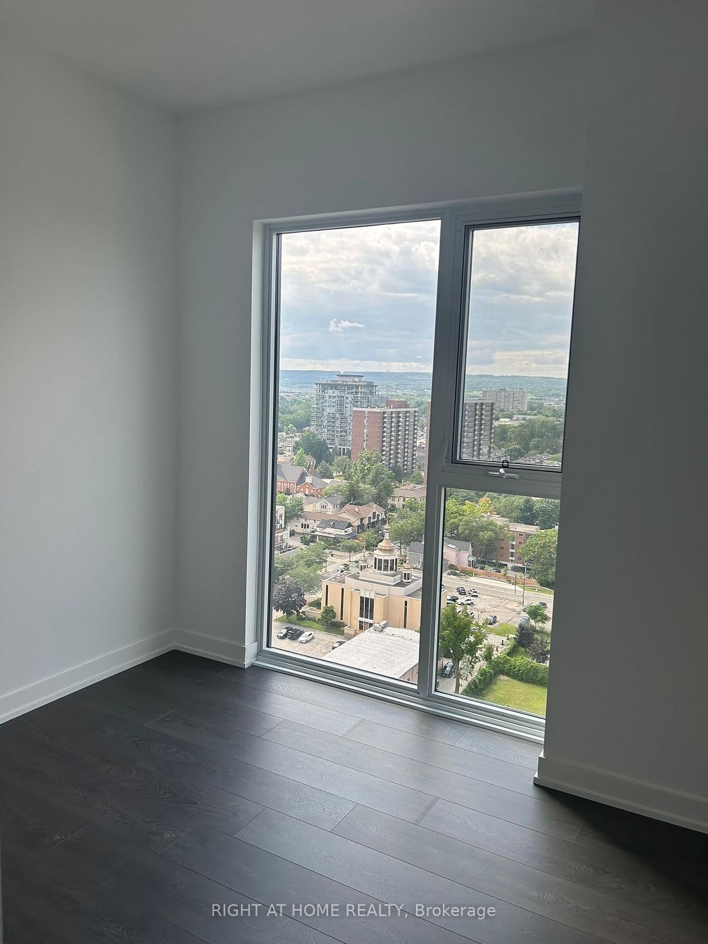 370 Martha Street, Unit 1902 thumbnail 10