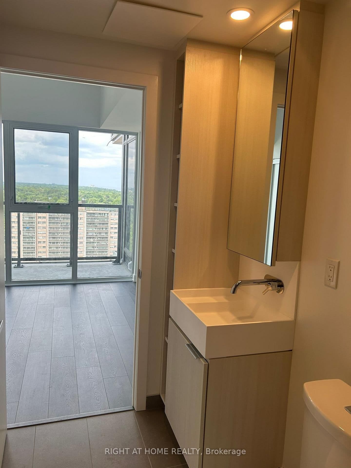 370 Martha Street, Unit 1902 thumbnail 12