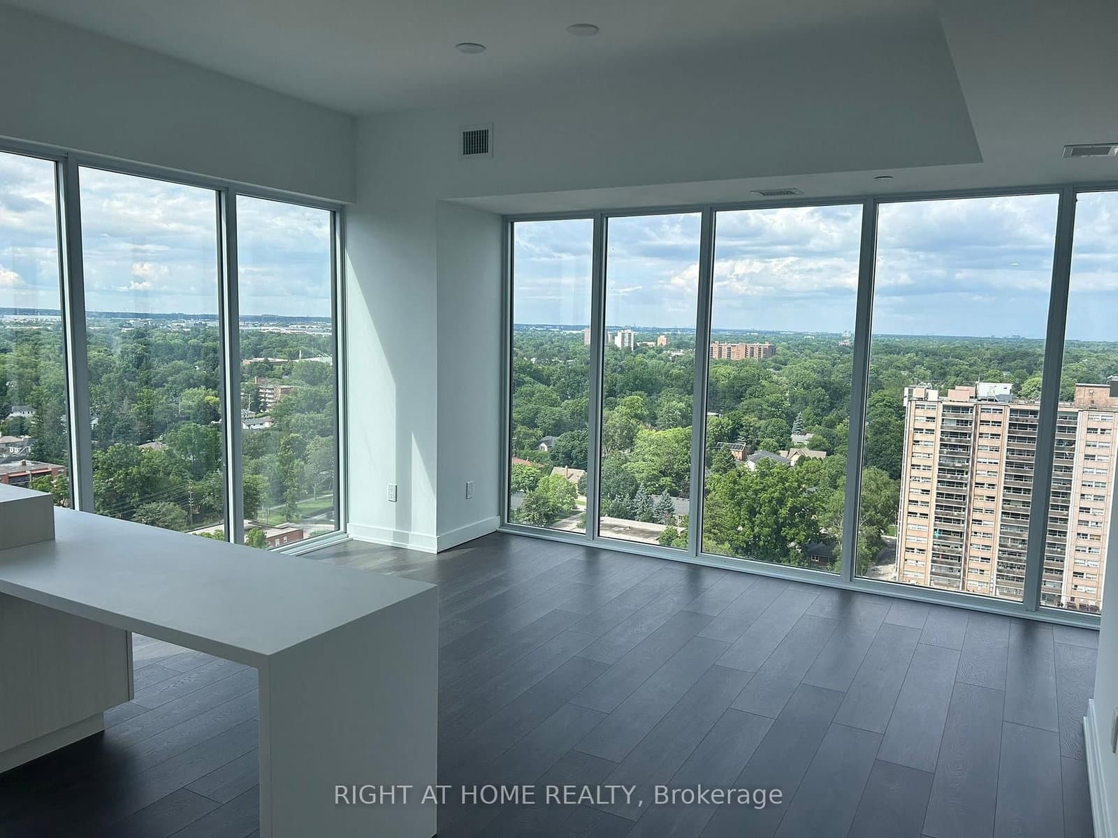 370 Martha Street, Unit 1902 thumbnail 15