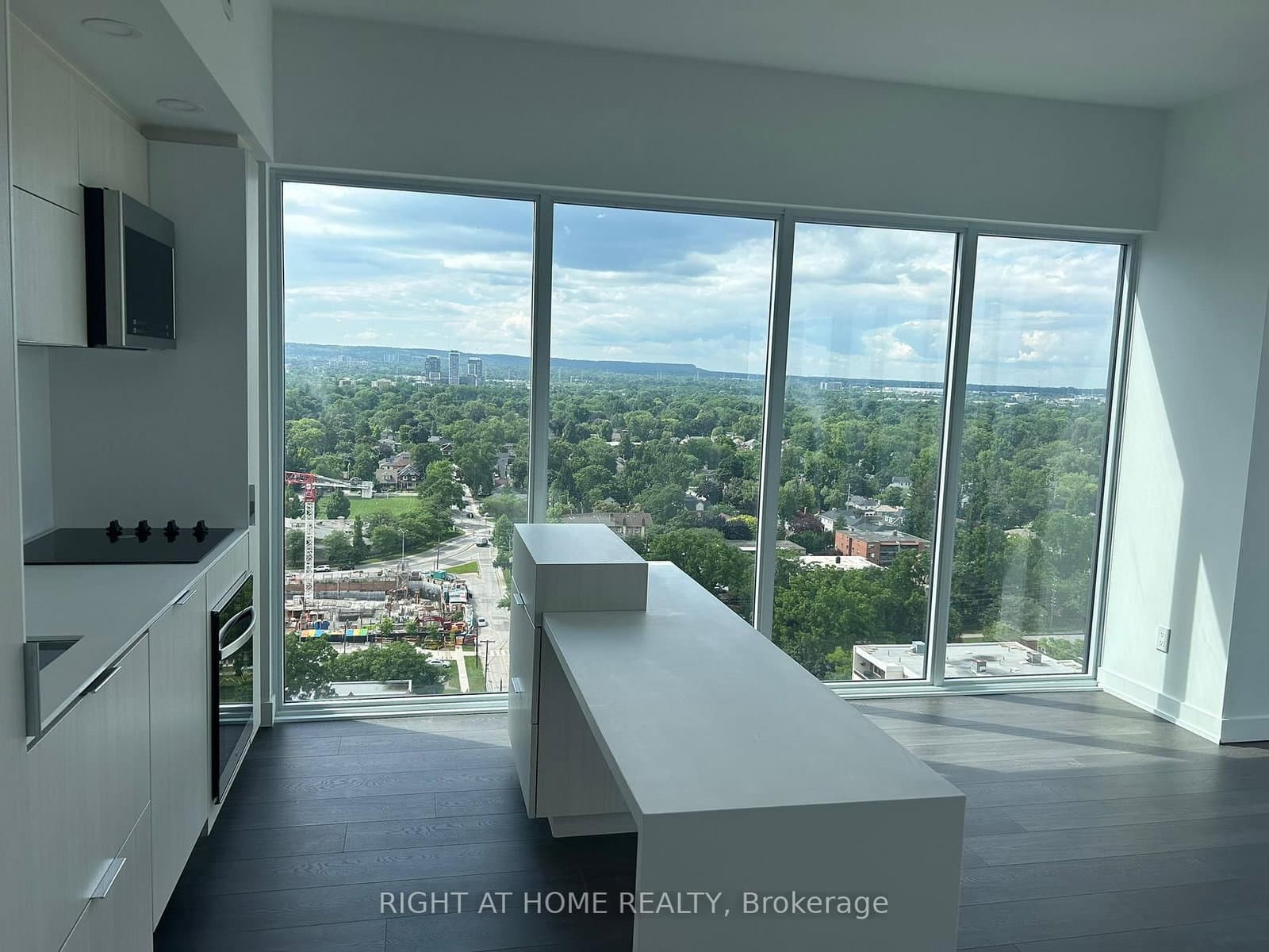 370 Martha Street, Unit 1902 thumbnail 19