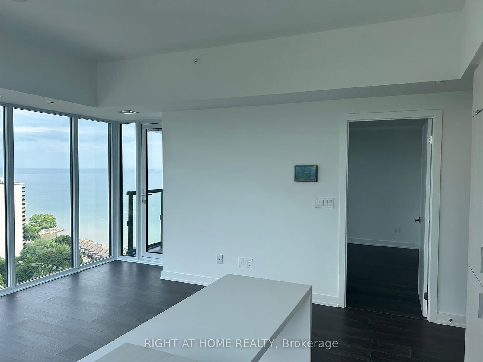 370 Martha Street, Unit 1902 thumbnail 23