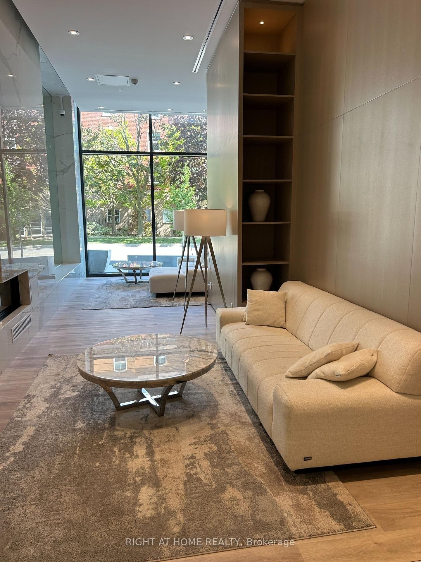 370 Martha Street, Unit 1902 thumbnail 4