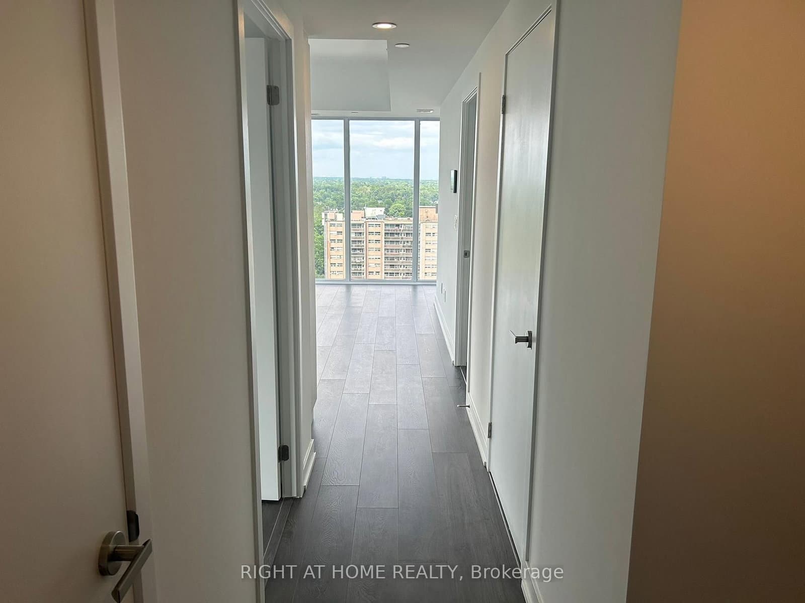 370 Martha Street, Unit 1902 thumbnail 8