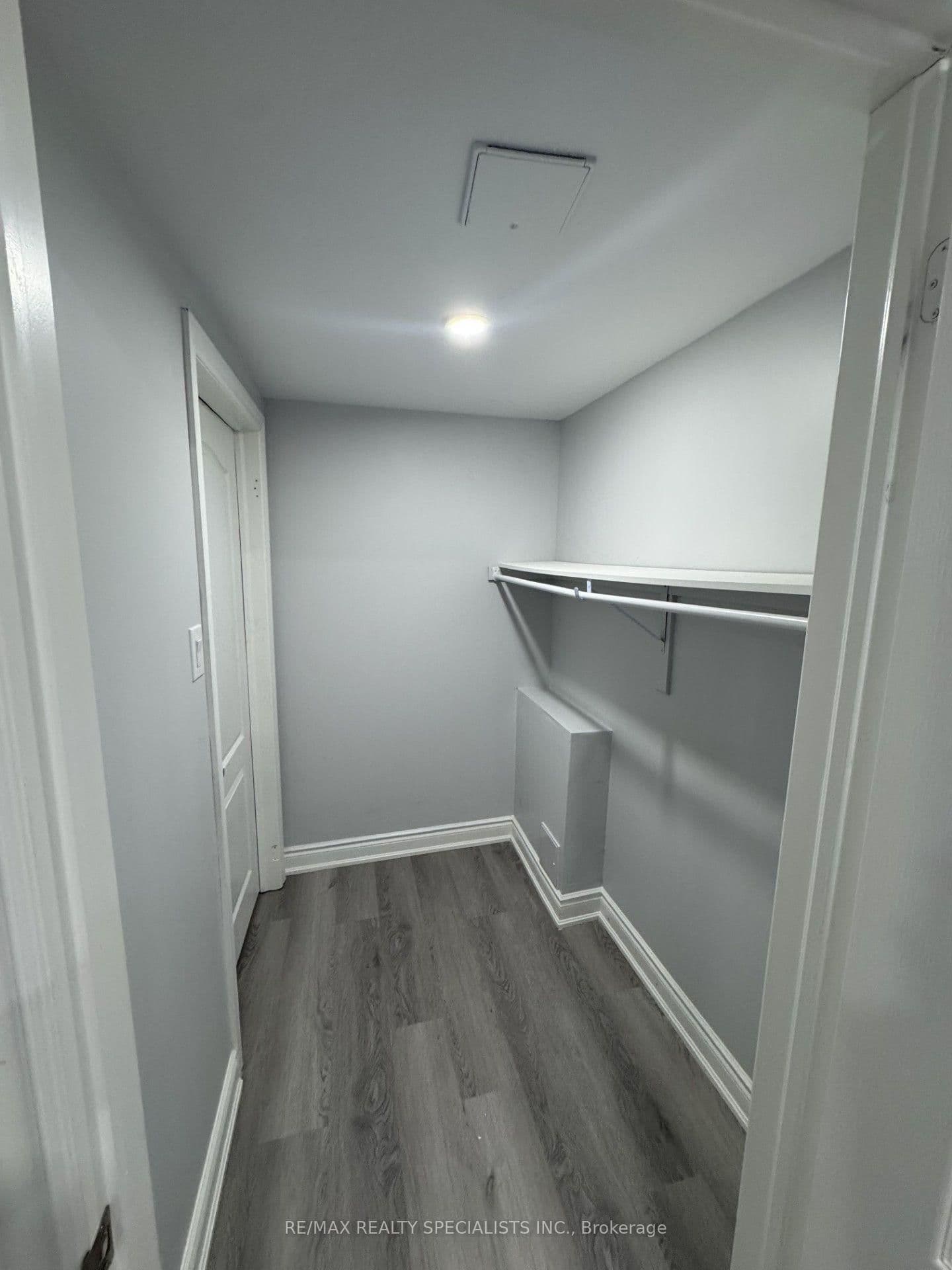 33 Bluffwood(Basement) Crescent thumbnail 11