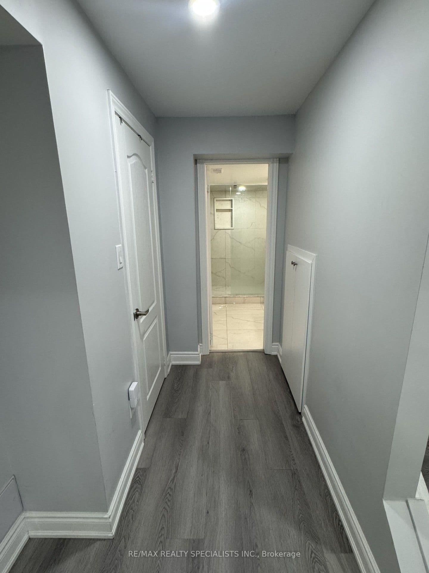 33 Bluffwood(Basement) Crescent thumbnail 15