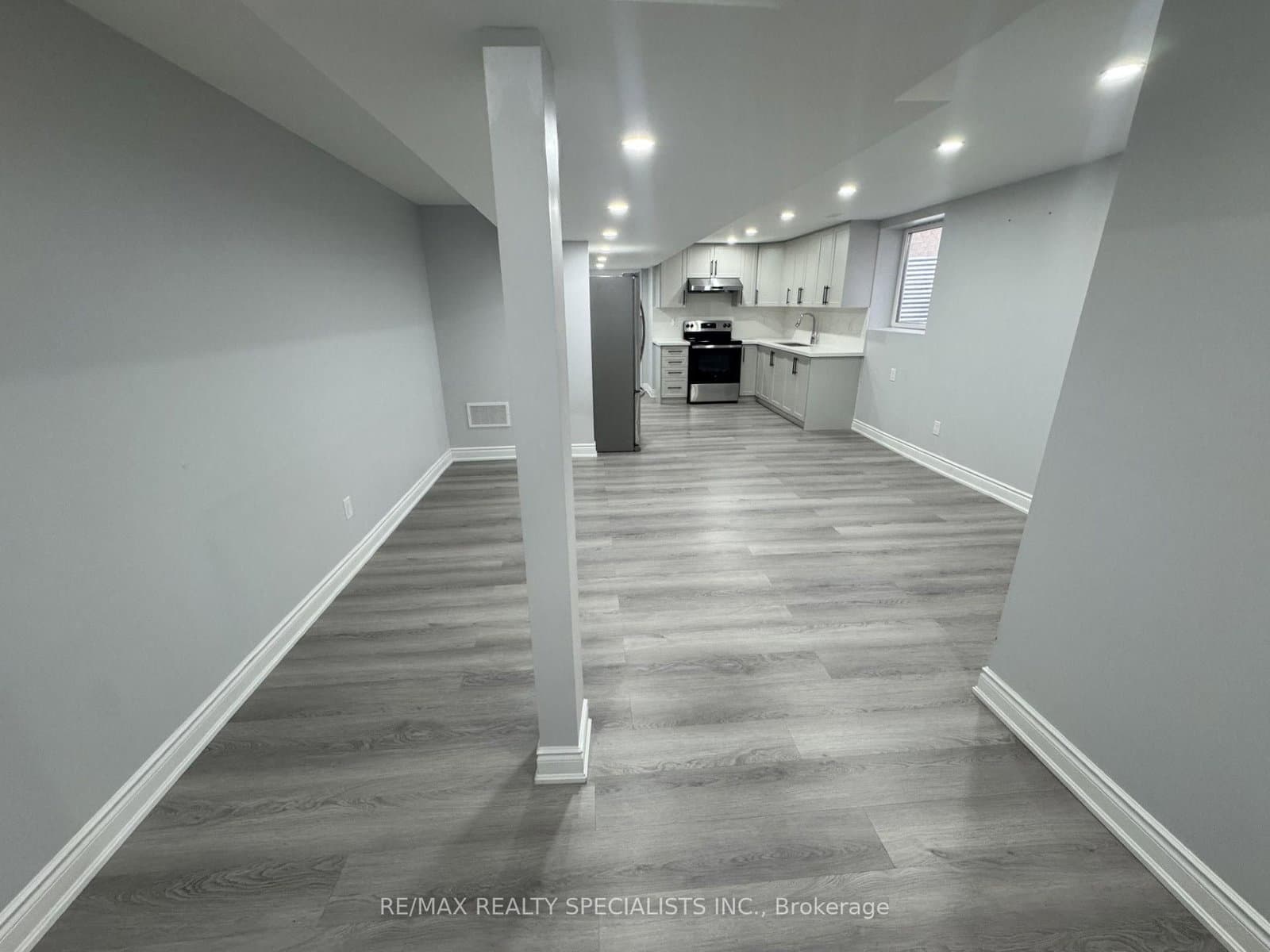 33 Bluffwood(Basement) Crescent thumbnail 7