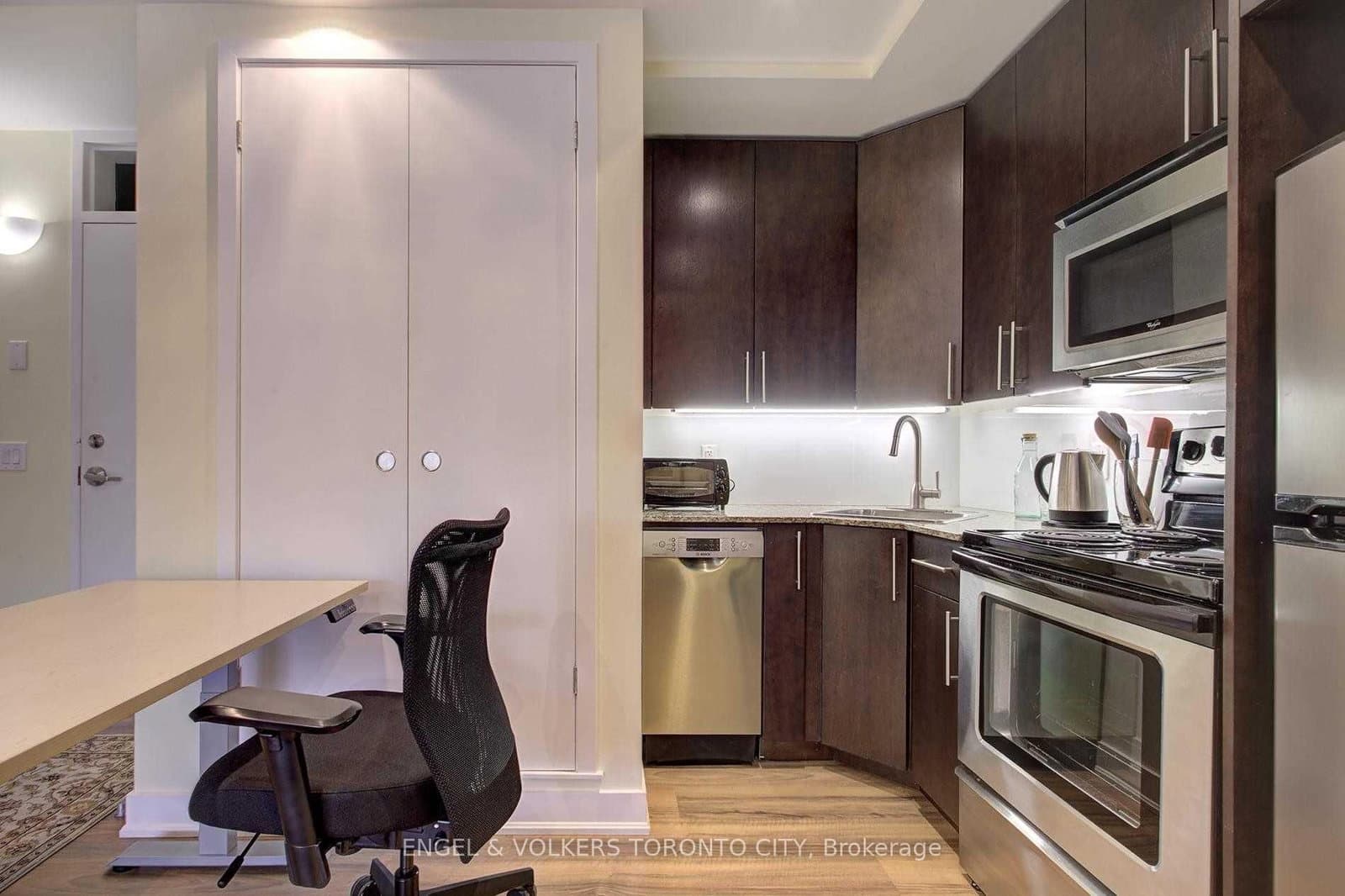25 Ritchie Avenue, Unit 202 thumbnail 15