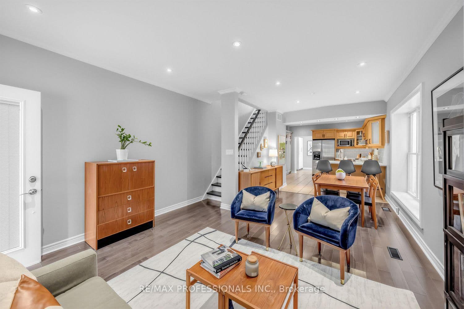 3 Blakley Avenue thumbnail 8