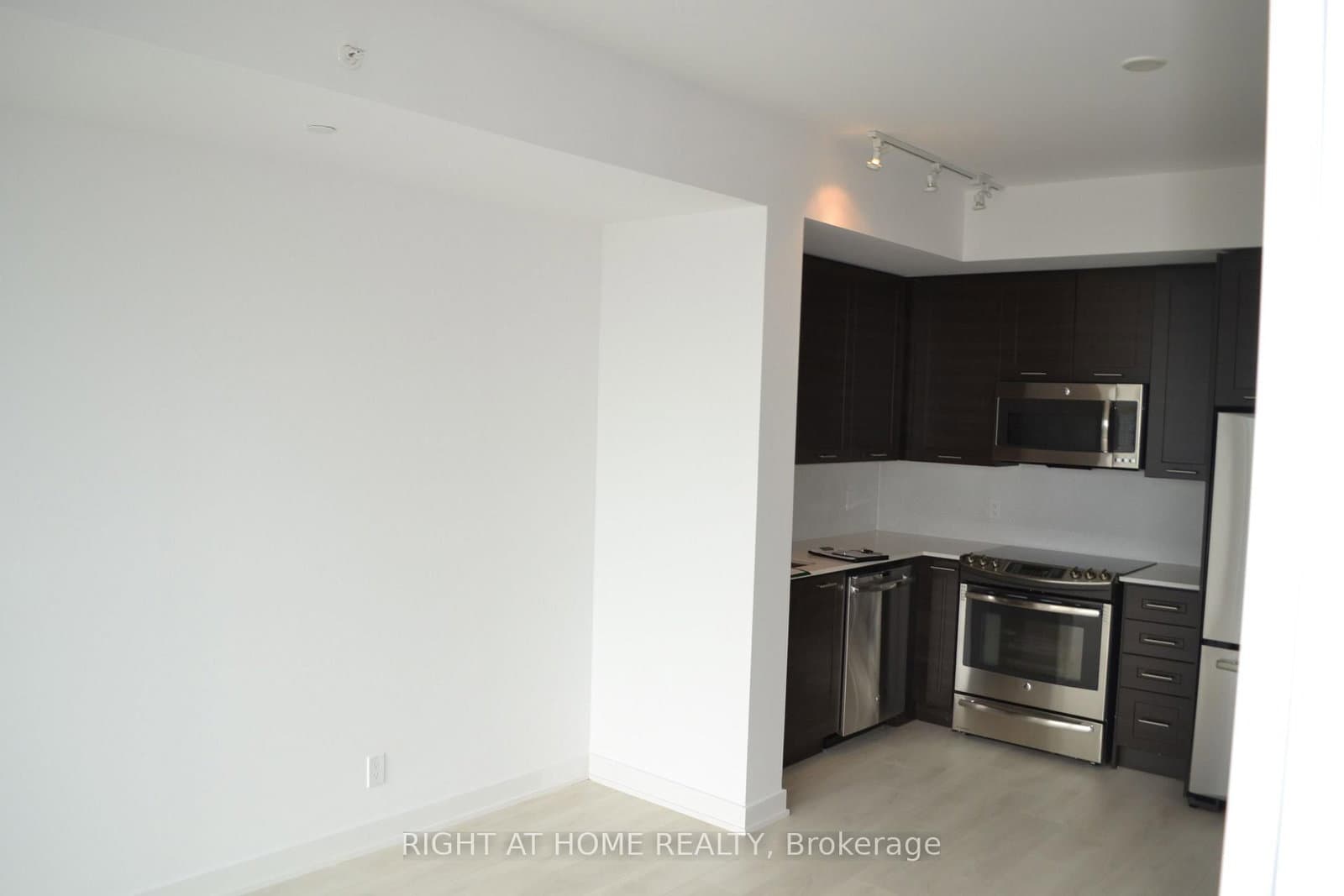 2212 Lake Shore Boulevard W, Unit 3509 thumbnail 21