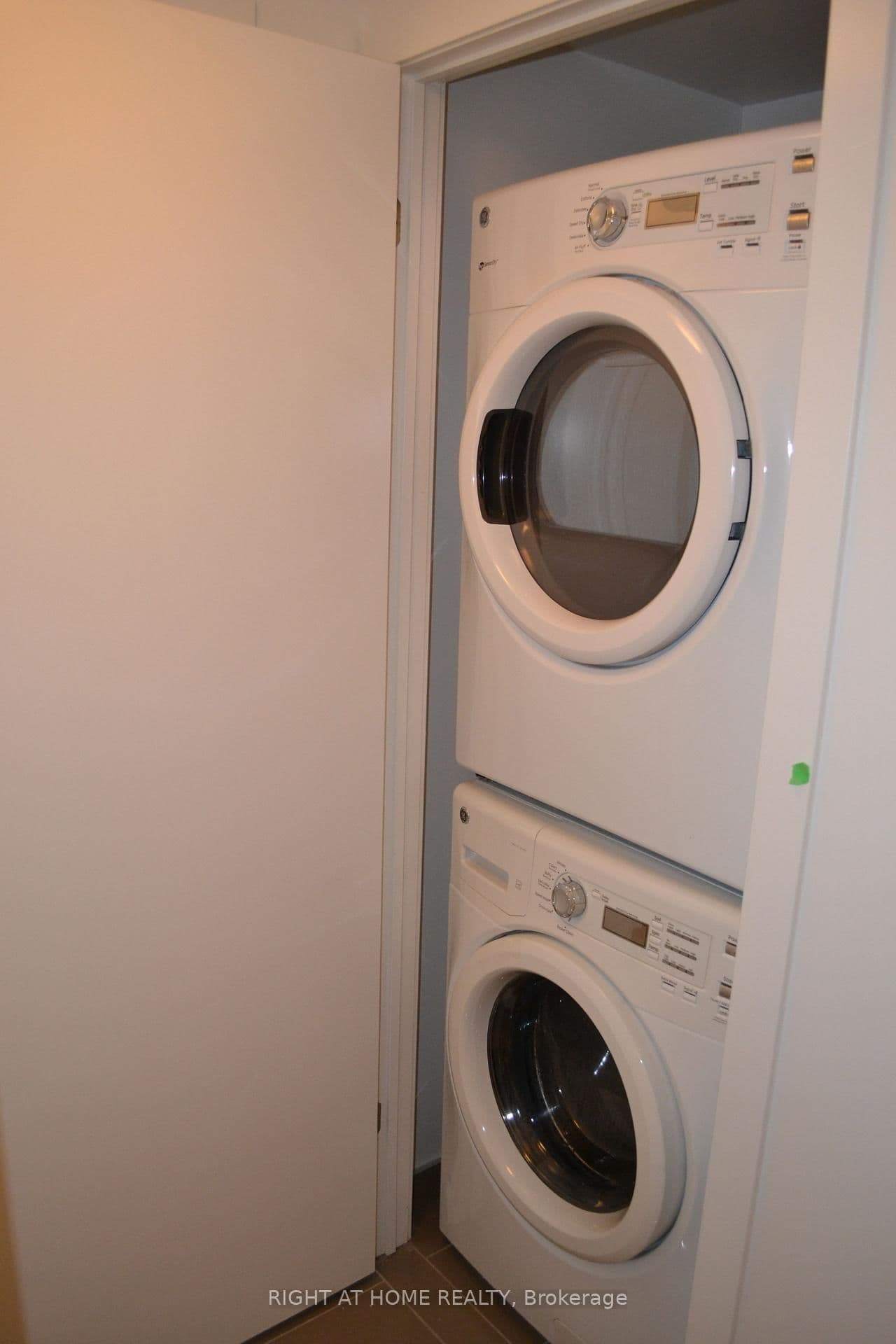 2212 Lake Shore Boulevard W, Unit 3509 thumbnail 25