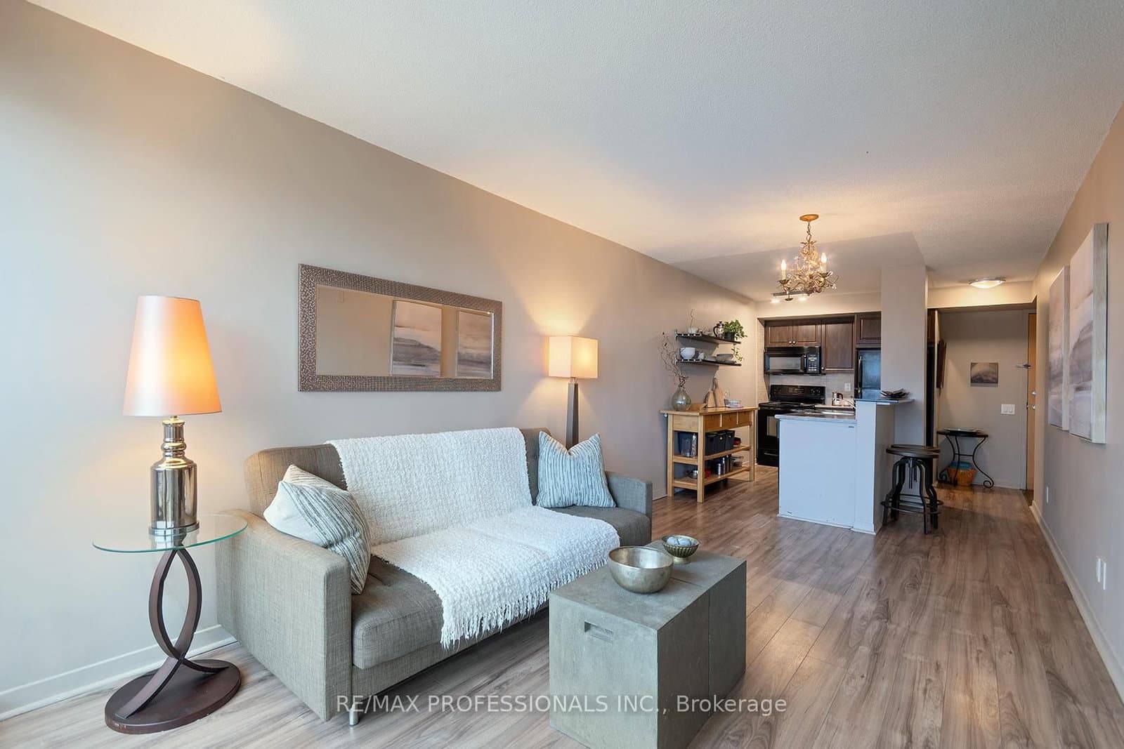 1040 The Queensway, Unit 704 thumbnail 15