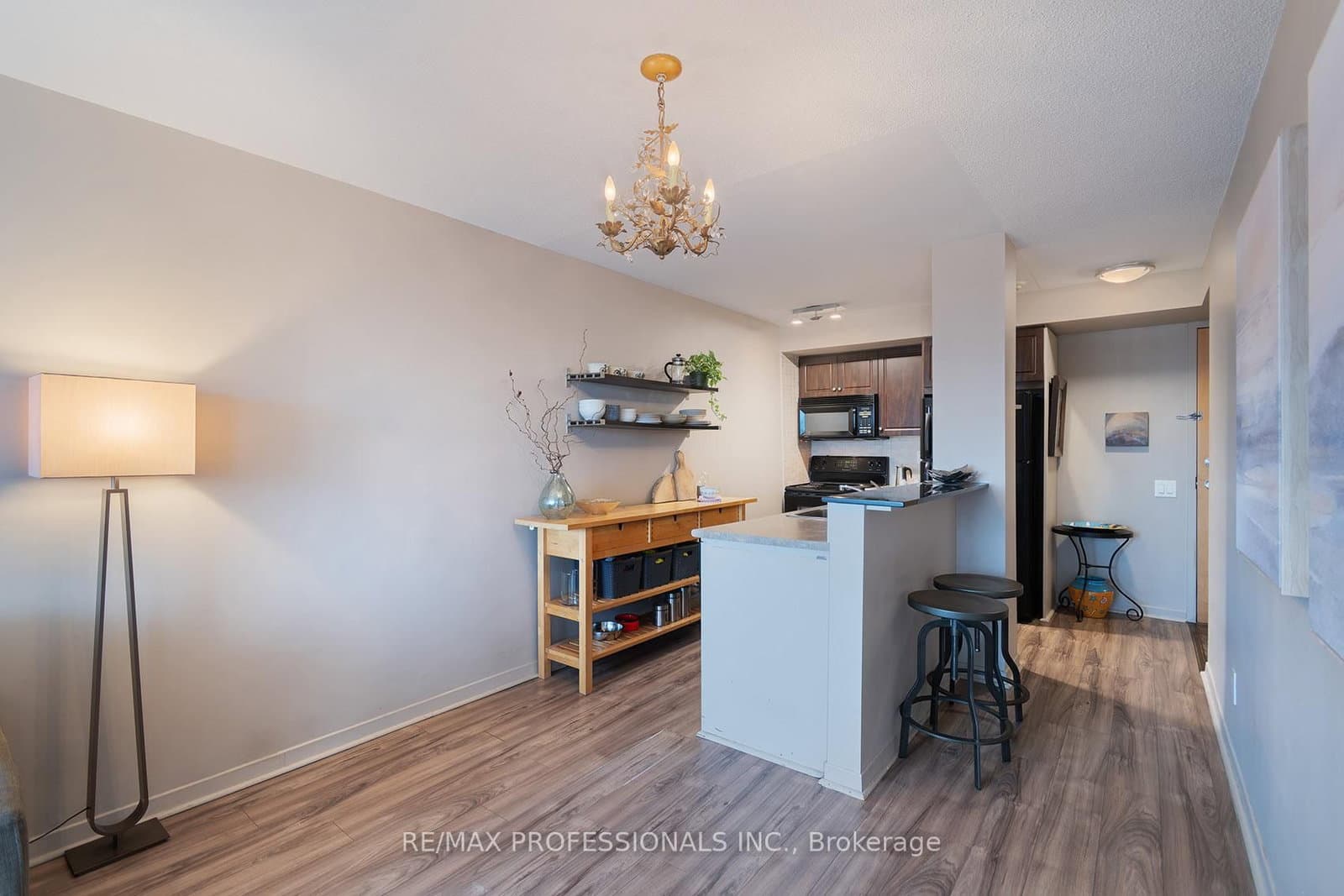 1040 The Queensway, Unit 704 thumbnail 18