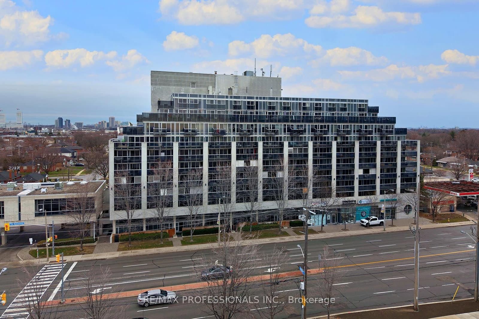 1040 The Queensway, Unit 704 thumbnail 3